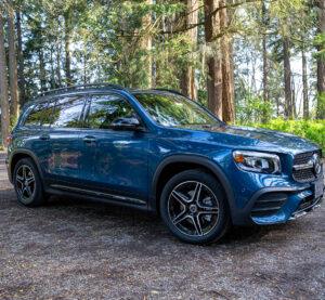 2023 blue SUV Mercedes Benz